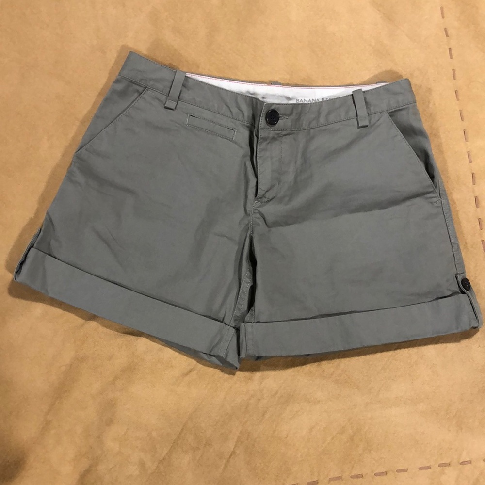 Banana Republic-Army khakis, Excellent condition!